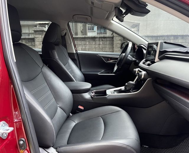 TOYOTA豐田 RAV4  第7張相片