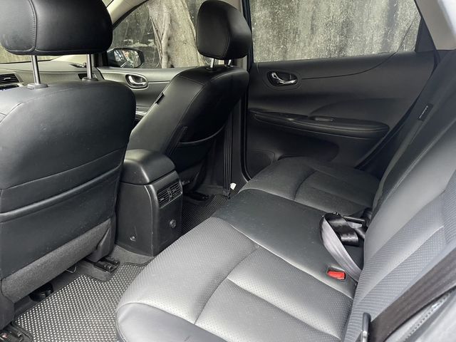 NISSAN日產 TIIDA  第6張相片