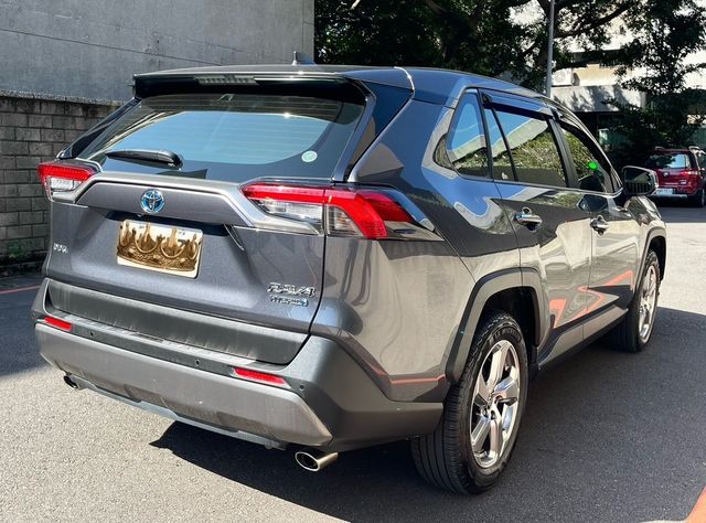 TOYOTA豐田 RAV4  第2張相片