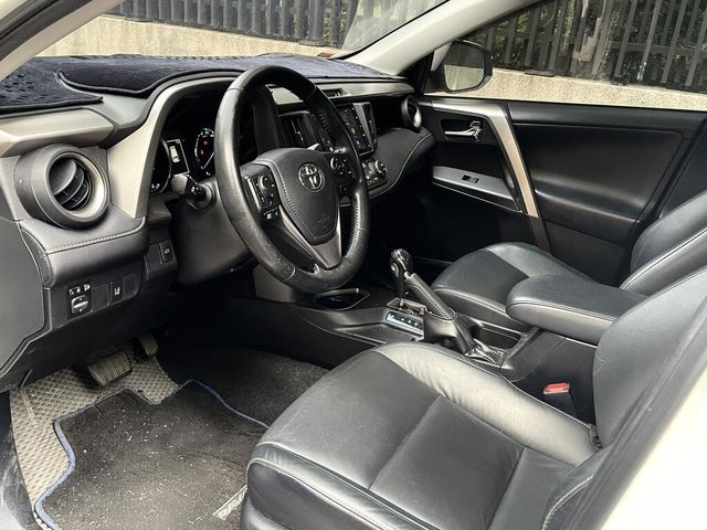TOYOTA豐田 RAV4  第3張相片