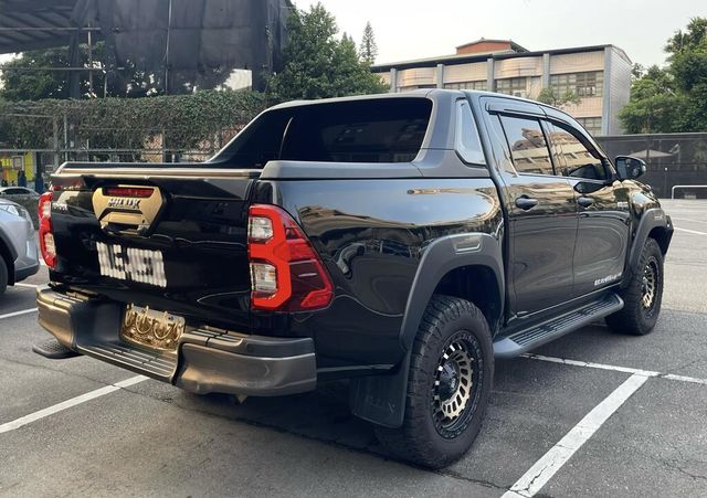 TOYOTA豐田 HILUX  第3張相片