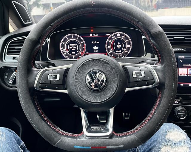 VOLKSWAGEN福斯 GOLF GTI  第7張相片