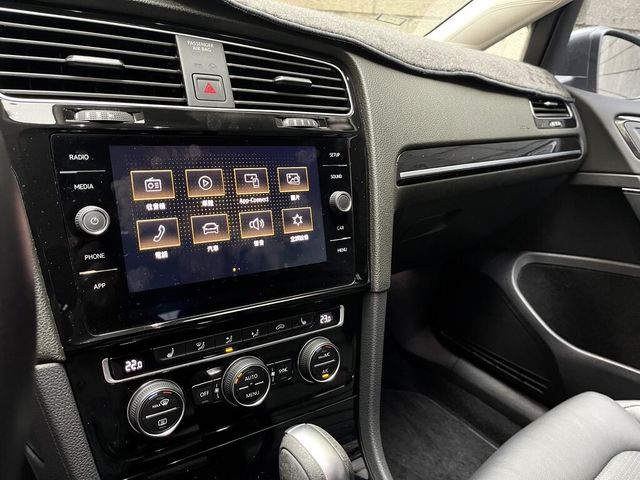 VOLKSWAGEN福斯 GOLF  第7張相片