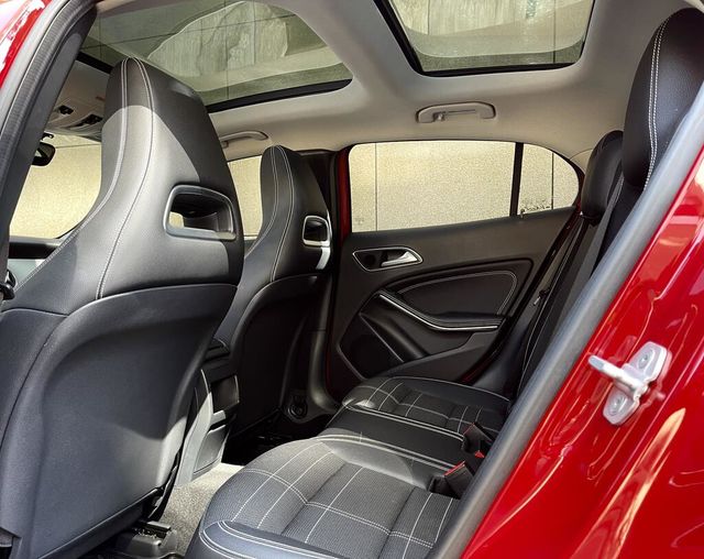 M-BENZ賓士 GLA200  第7張相片