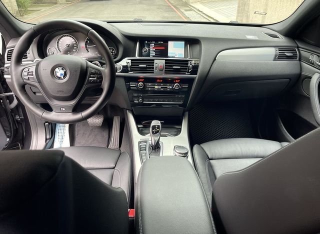 BMW寶馬 X4 XDRIVE28I  第4張相片