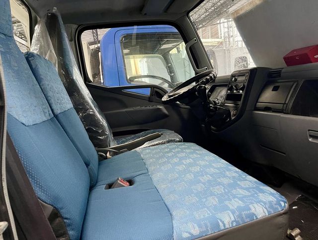 MITSUBISHI三菱 CANTER  第11張相片