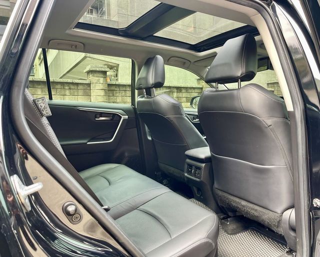TOYOTA豐田 RAV4  第17張相片