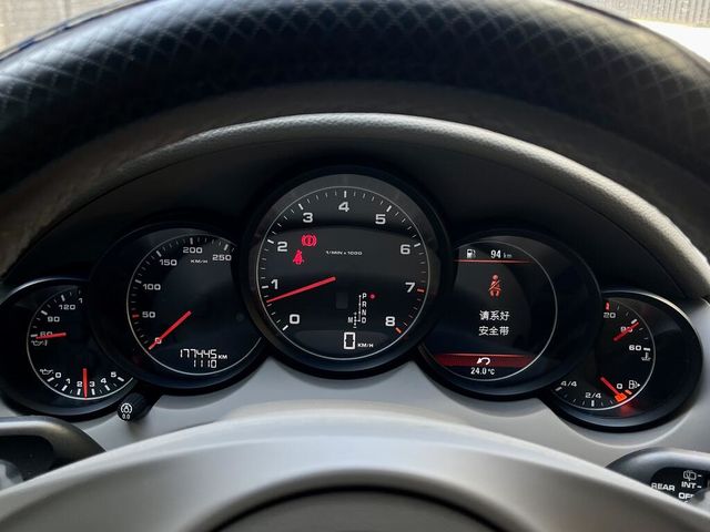 PORSCHE保時捷 CAYENNE  第13張相片