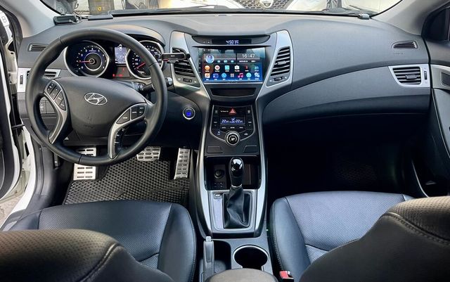 HYUNDAI現代 ELANTRA  第3張相片