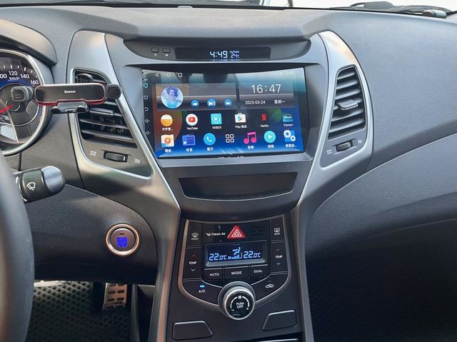 HYUNDAI現代 ELANTRA  第5張相片
