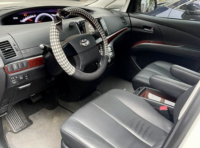 TOYOTA豐田 PREVIA  第4張相片
