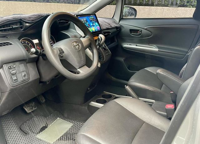 TOYOTA豐田 WISH  第4張相片