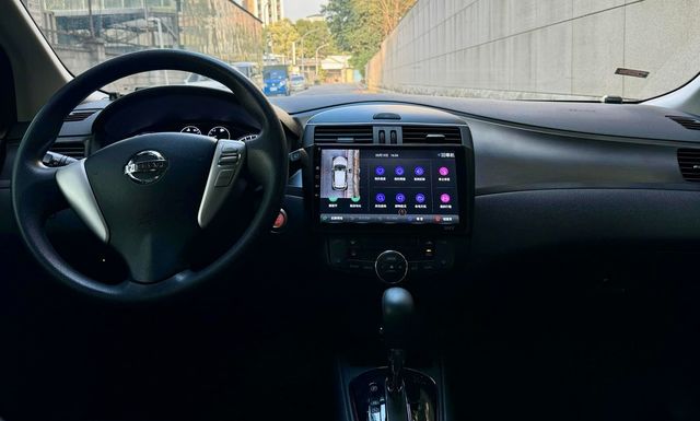 NISSAN日產 TIIDA  第3張相片