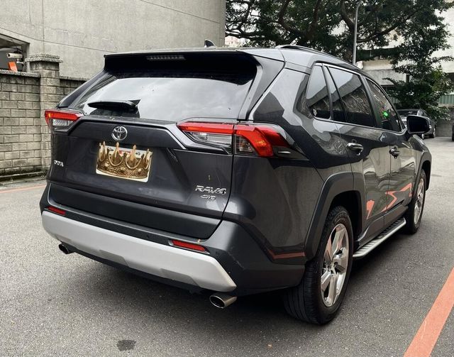 TOYOTA豐田 RAV4  第2張相片