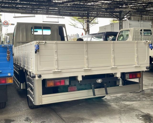 MITSUBISHI三菱 CANTER  第3張相片