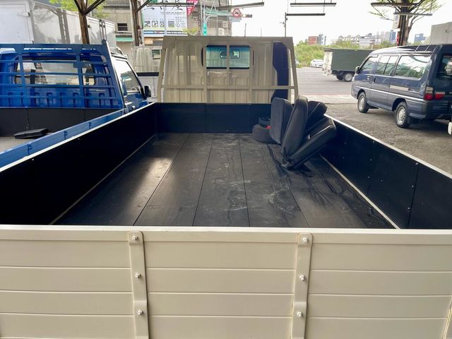 MITSUBISHI三菱 CANTER  第5張相片