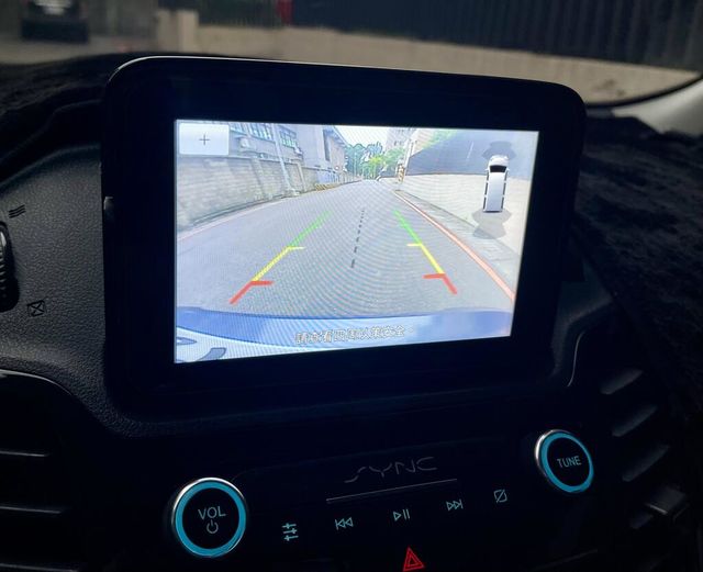 FORD福特 TOURNEO CONNECT  第9張相片