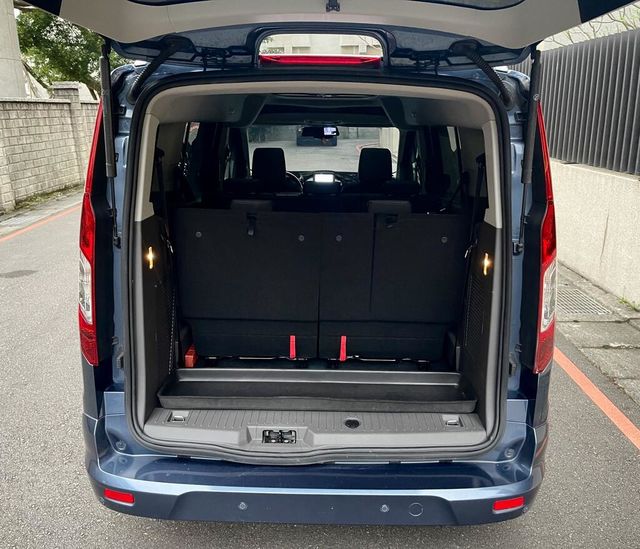 FORD福特 TOURNEO CONNECT  第10張相片