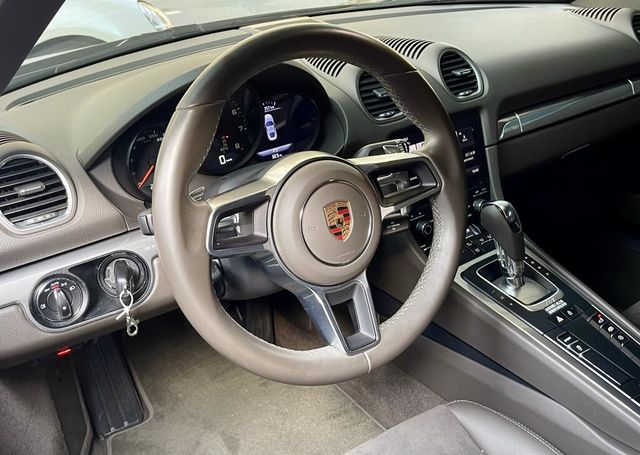 PORSCHE保時捷 CAYMAN  第7張相片
