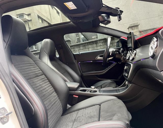M-BENZ賓士 CLA250  第7張相片