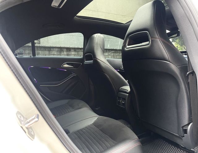 M-BENZ賓士 CLA250  第10張相片