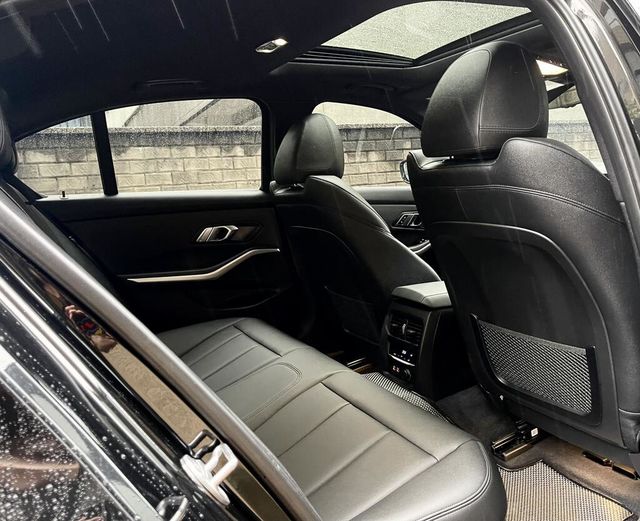 BMW寶馬 330I  第10張相片