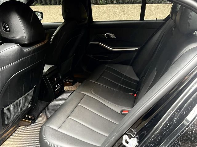 BMW寶馬 330I  第11張相片