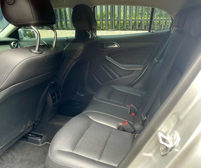 M-BENZ賓士 GLA200D  第9張相片