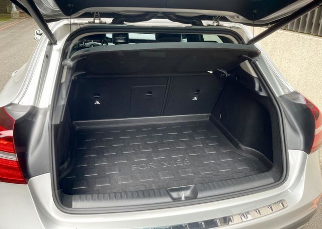M-BENZ賓士 GLA200D  第10張相片