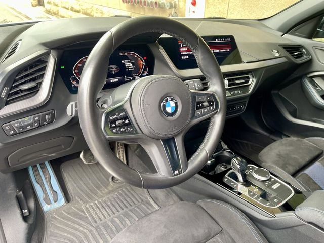 BMW寶馬 118I  第7張相片