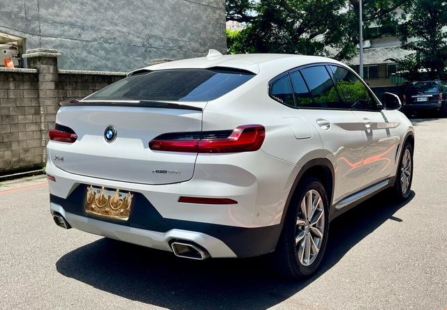 BMW寶馬 X4 XDRIVE20I  第3張相片