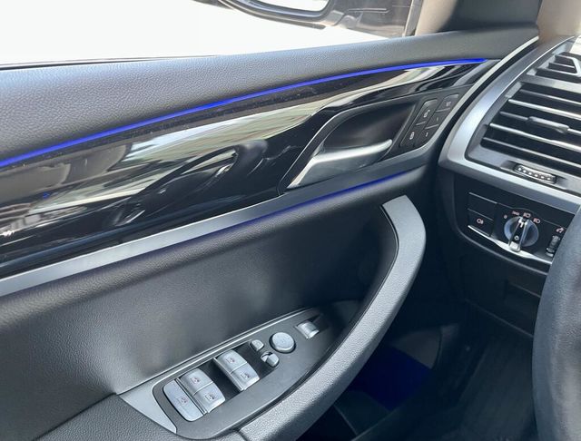 BMW寶馬 X4 XDRIVE20I  第11張相片
