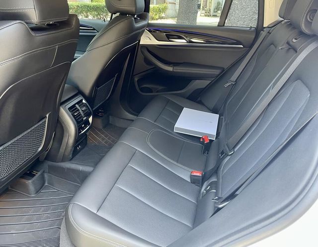 BMW寶馬 X4 XDRIVE20I  第13張相片