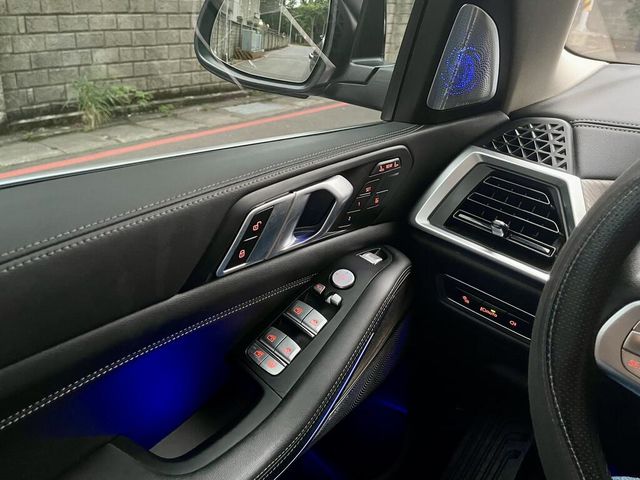 BMW寶馬 X7 XDRIVE40I  第11張相片