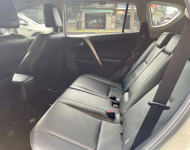 TOYOTA豐田 RAV4  第10張相片