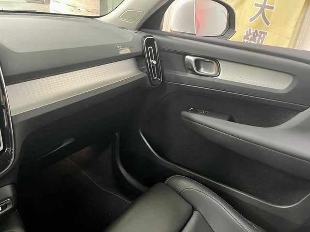 VOLVO富豪 XC40  第11張相片