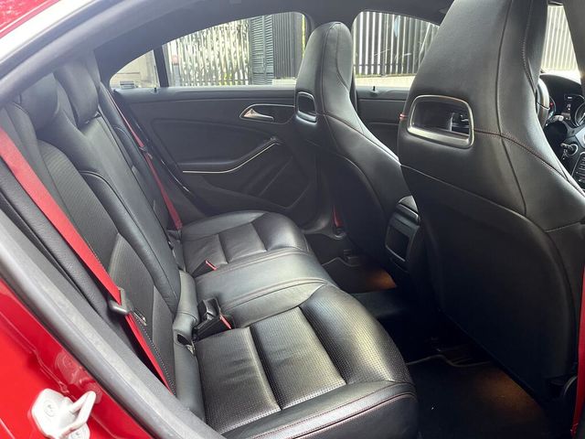 M-BENZ賓士 CLA250  第8張相片