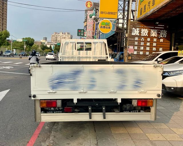 HINO日野 300  第5張相片