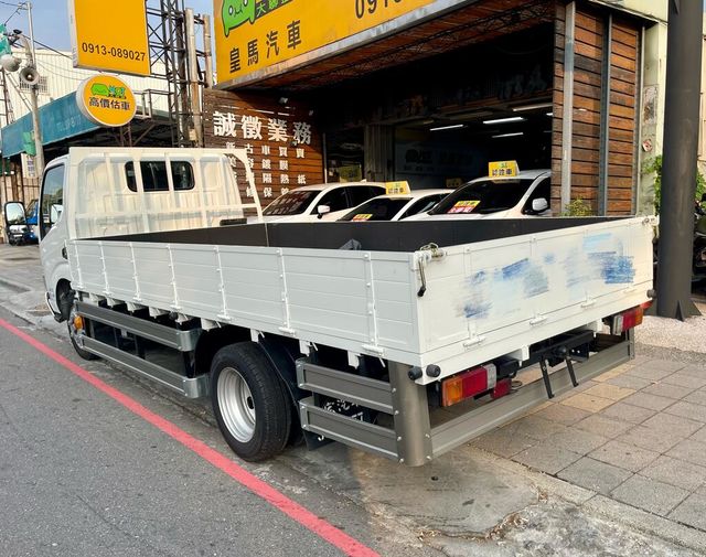 HINO日野 300  第6張相片