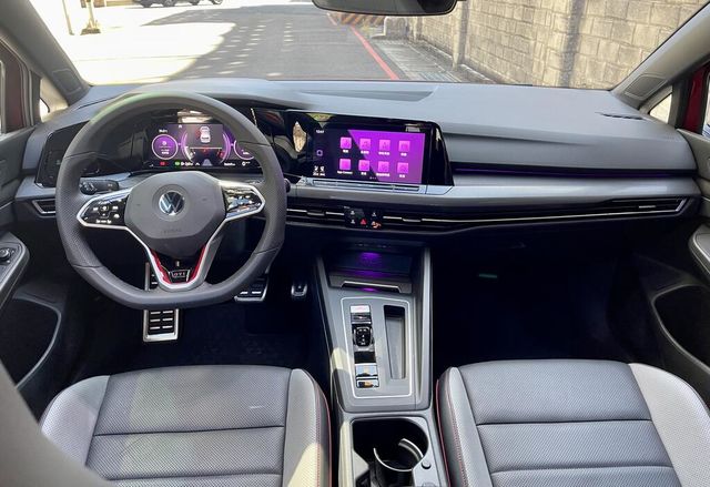 VOLKSWAGEN福斯 GOLF GTI  第3張相片