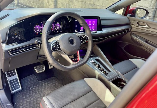 VOLKSWAGEN福斯 GOLF GTI  第4張相片