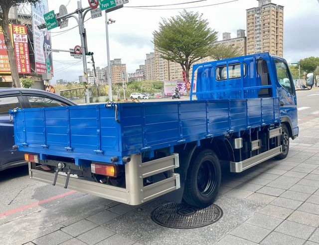 MITSUBISHI三菱 CANTER  第4張相片