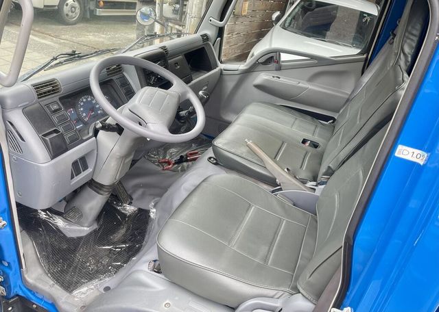 MITSUBISHI三菱 CANTER  第7張相片