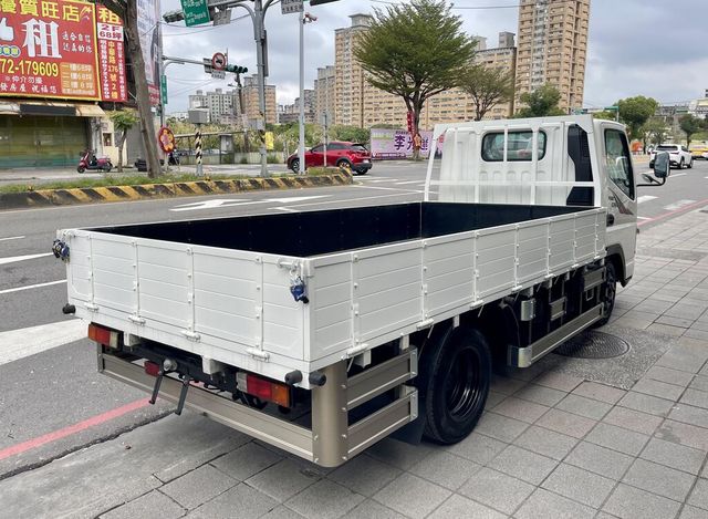 MITSUBISHI三菱 CANTER  第4張相片