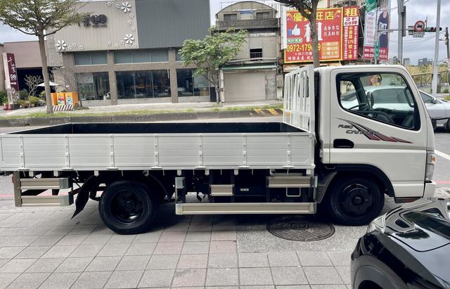 MITSUBISHI三菱 CANTER  第5張相片