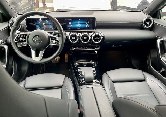 M-BENZ賓士 A200  第3張相片