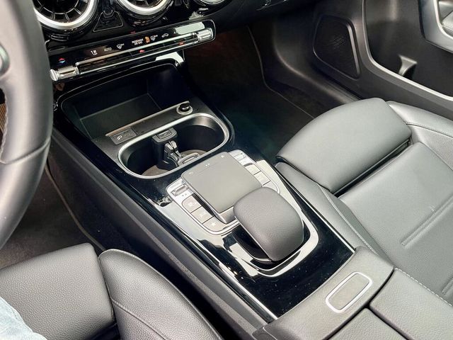 M-BENZ賓士 A200  第7張相片