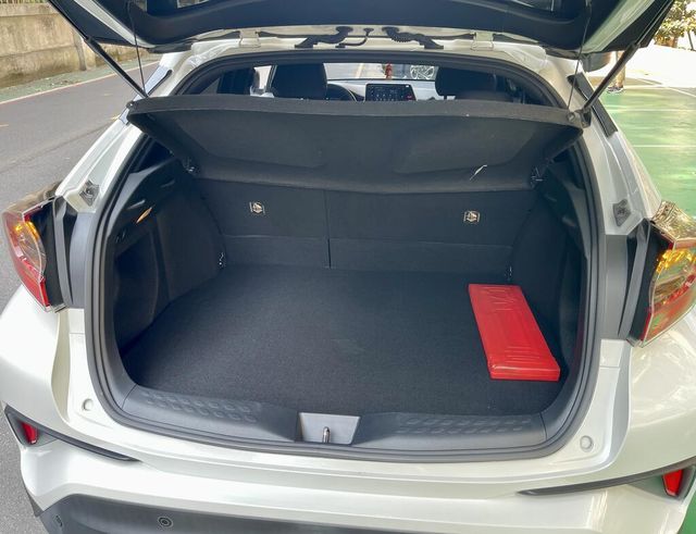 TOYOTA豐田 C-HR  第7張相片