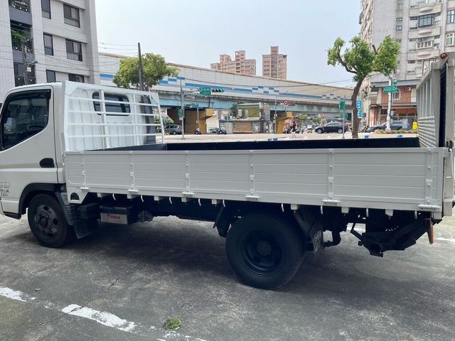 MITSUBISHI三菱 CANTER  第4張相片