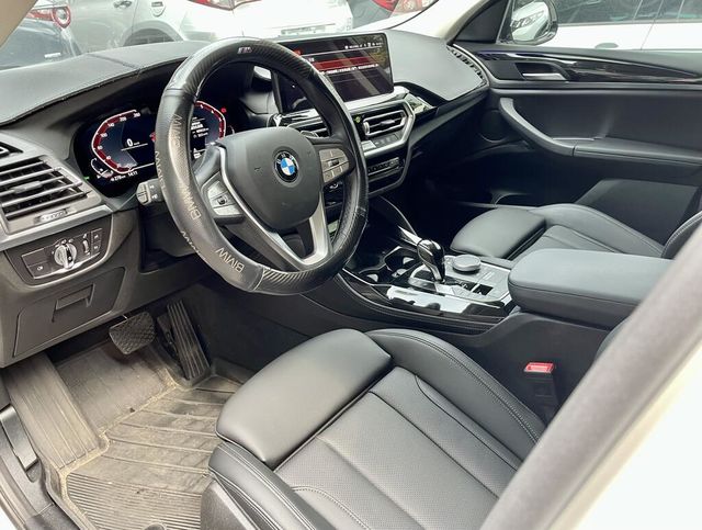 BMW寶馬 X4 XDRIVE20I  第3張相片